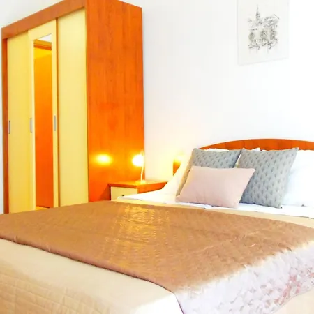 Lägenhet Garbin Ventus By Interhome Makarska